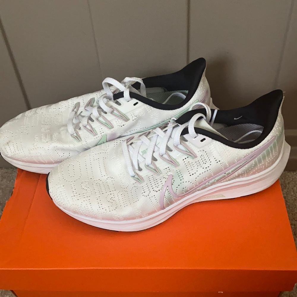 Women’s nike pegasus platinum